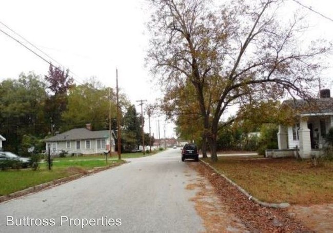 Building Photo - 3 br, 1 bath House - 605 S Pine St.