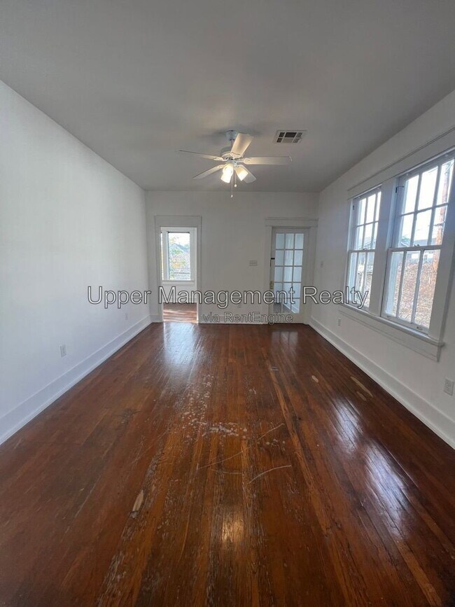 Foto del edificio - 2207 Broadway St