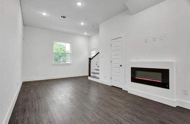 Building Photo - 4512 Brinkley St