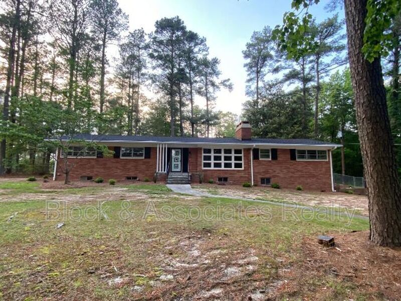 Foto principal - 405 N Main St