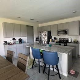 Building Photo - 650 Cheval Ln