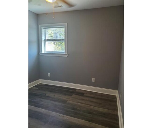 Foto del edificio - 1607 Division St