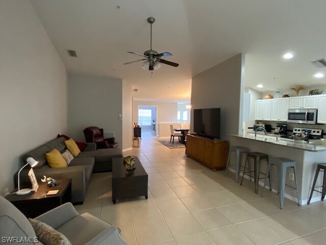 Foto del edificio - 1445 Tiffany Ln