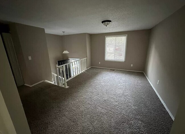 Foto del edificio - 248 Lloydwood Dr