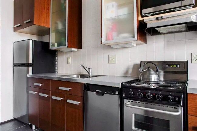 Foto del edificio - 12 W Poplar Ave