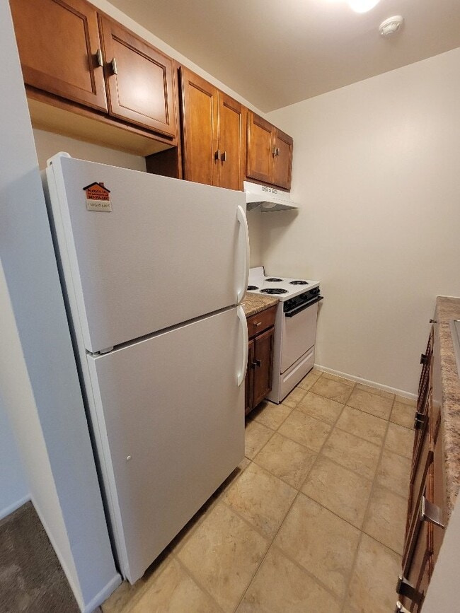 Building Photo - 547 Brookside Dr