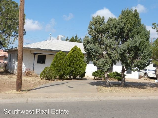 Primary Photo - 3104 N Main St