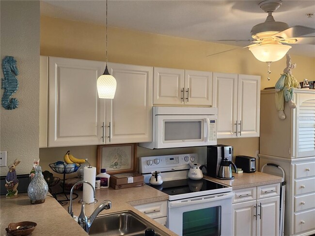 Foto del edificio - 2040 Willow Hammock Cir