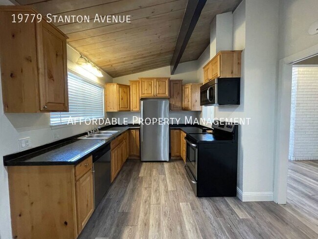 Foto del edificio - 19779 Stanton Avenue, Castro Valley, CA, 9...