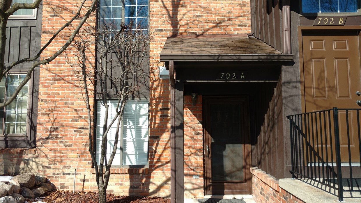 Foto principal - 702 S Brady Rd