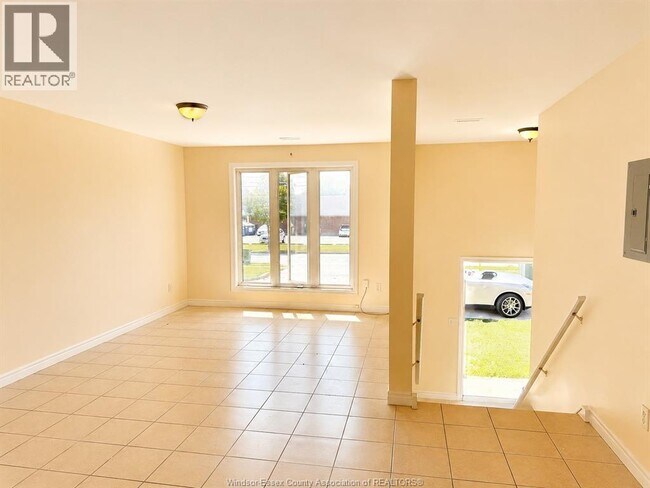 Photo du bâtiment - 1766 Daytona Ave