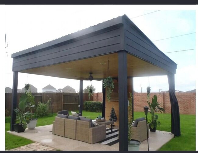 Building Photo - 2319 Jasper Pt