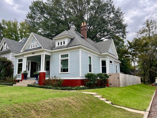 Building Photo - 2065 Cowden Ave