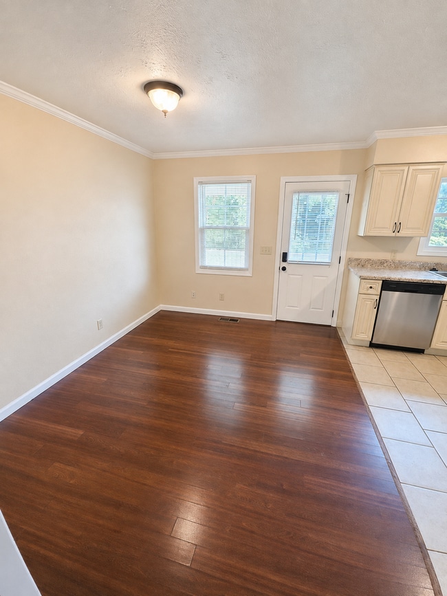 Building Photo - Bright 3-Bedroom Cookeville Home with Hardwood Floors & Covered Porch