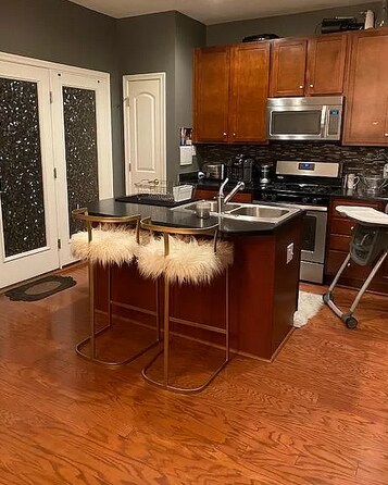 Foto del edificio - 4528 Birchwood Dr