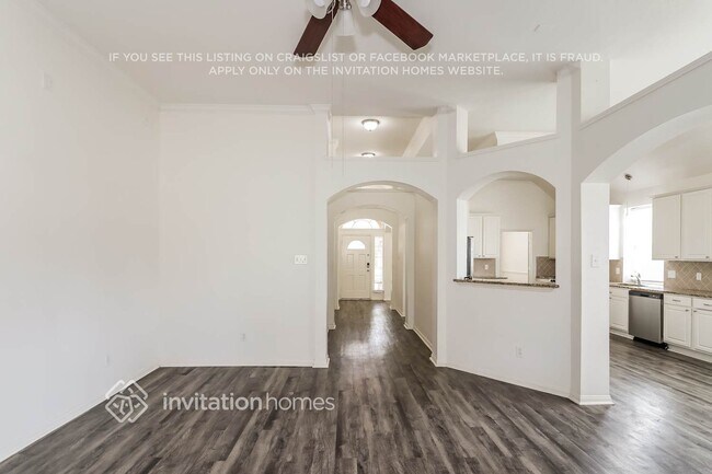 Foto del edificio - 16242 Haden Crest Ct