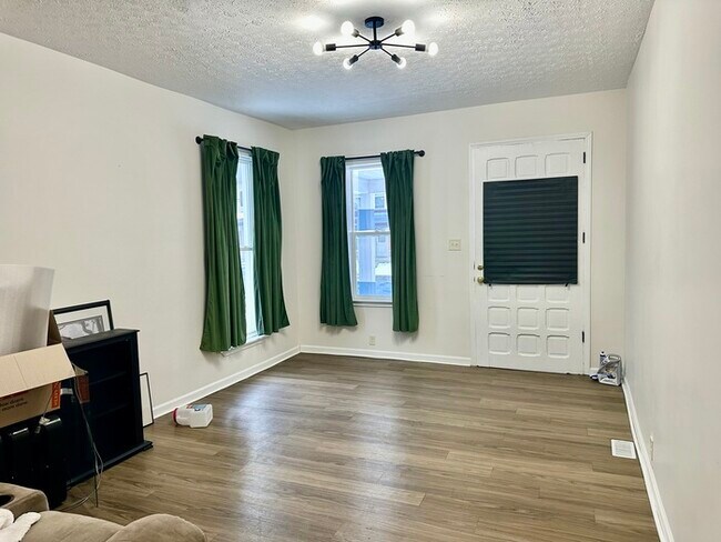 Photo - 49 S Lasalle St Townhome