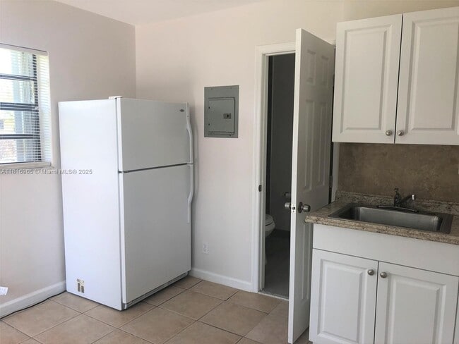 Foto del edificio - 4041 SW 23rd St