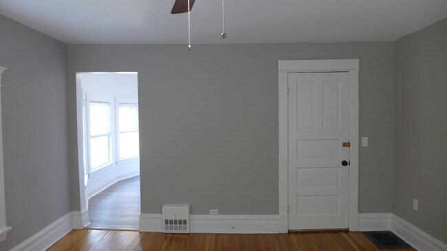 Foto del edificio - 136 Elgin Ave