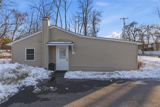 Building Photo - 1614 NY-9G