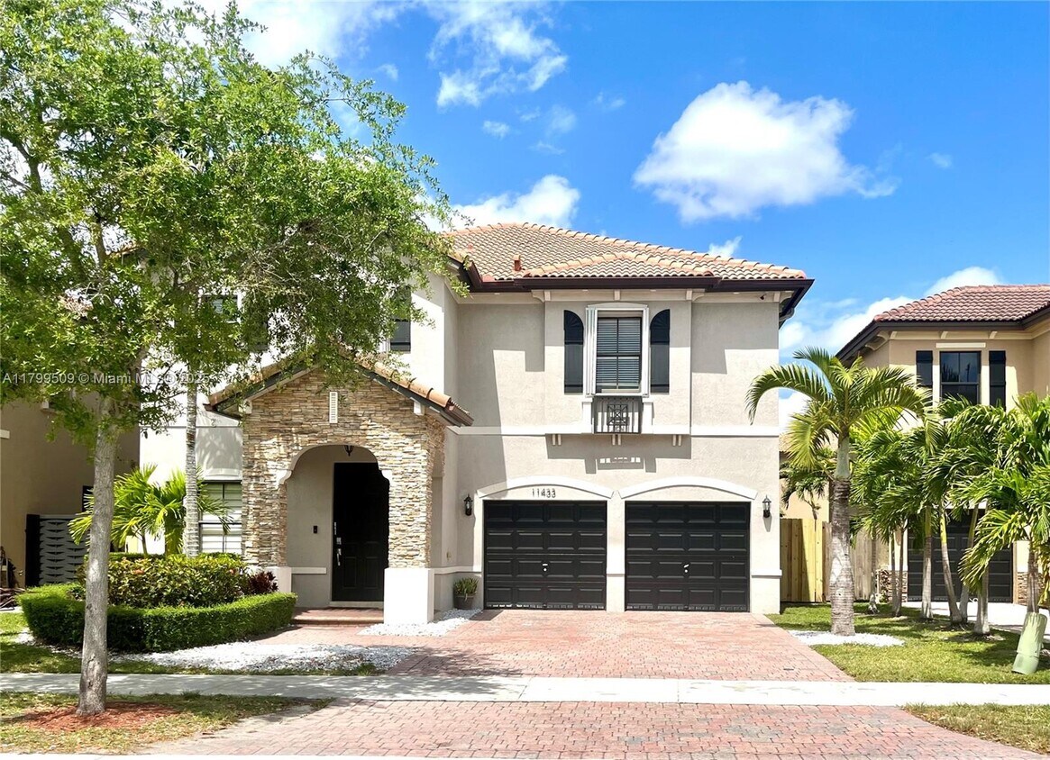 Primary Photo - 11433 SW 242nd Ln