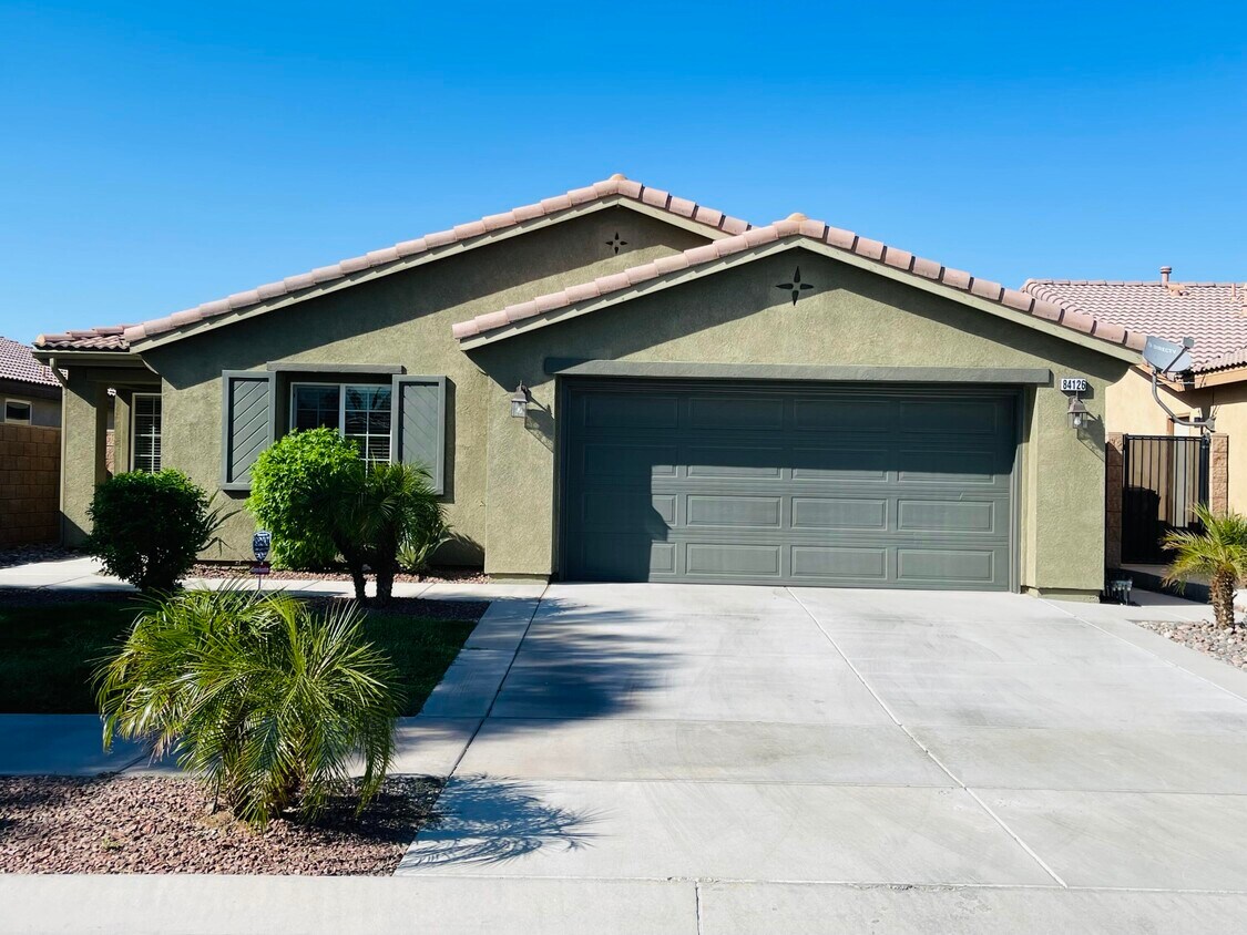 Primary Photo - 84126 Azzura Way