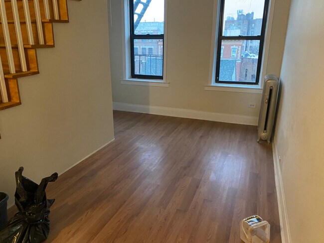 Foto del edificio - 2390 Davidson Ave
