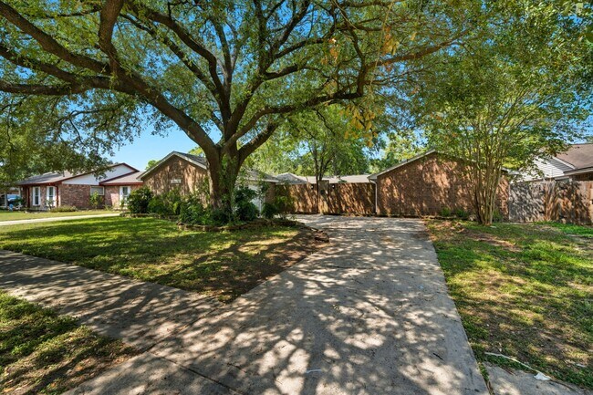 Building Photo - 12414 Aste Ln