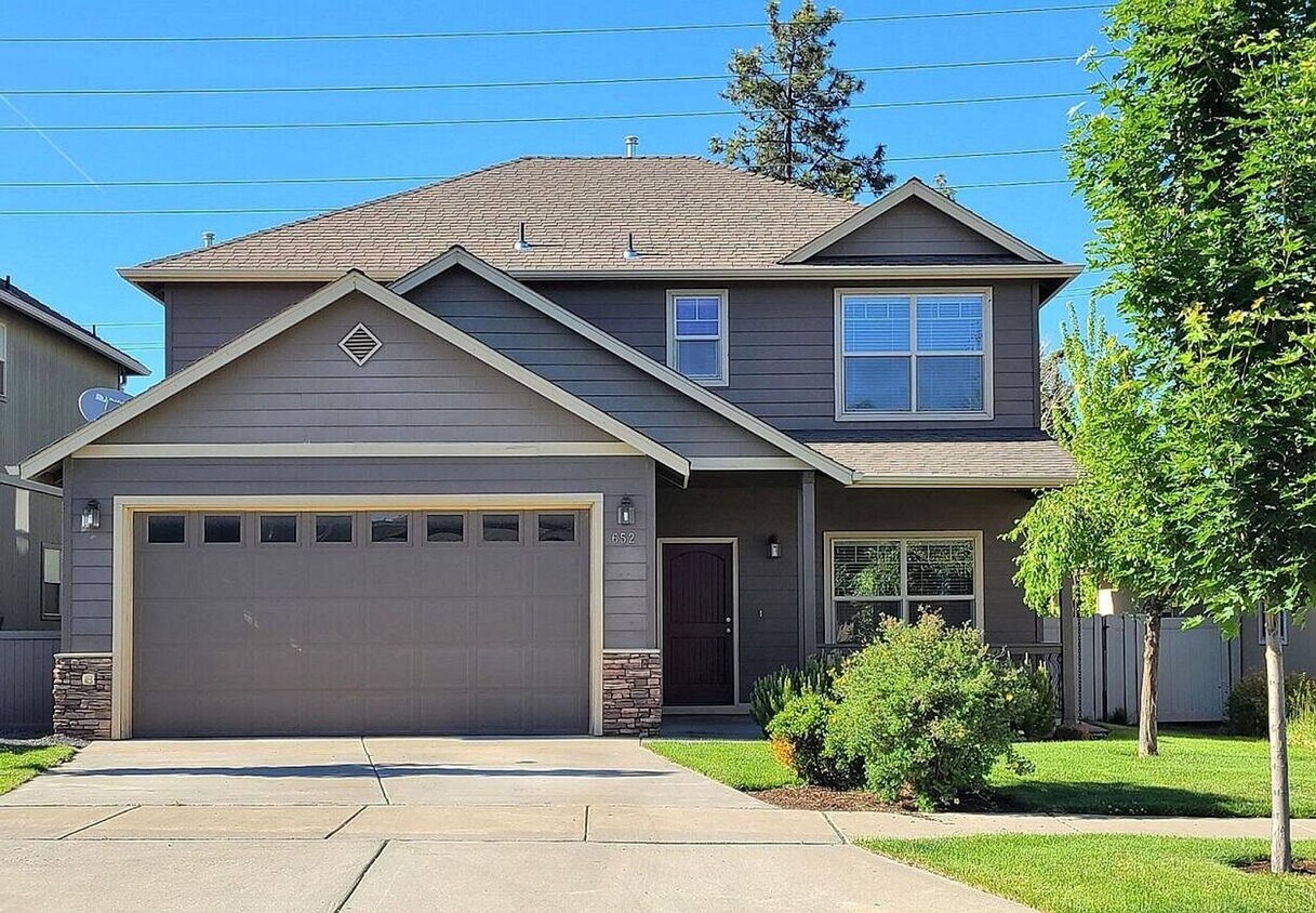 652 SE Gleneden Place, Bend, OR 97702 House Rental in Bend, OR