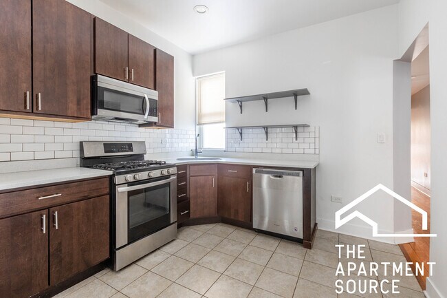 Foto del edificio - 4736 W Armitage Ave