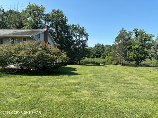 Foto del edificio - 2639 Lakeshore Dr