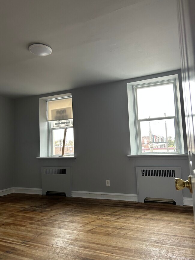 Front Bedroom - 6723 Castor Ave