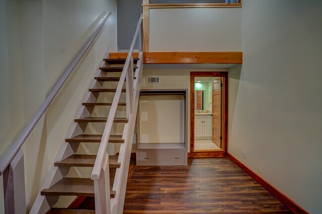 Foto del edificio - 1081 W 30th St