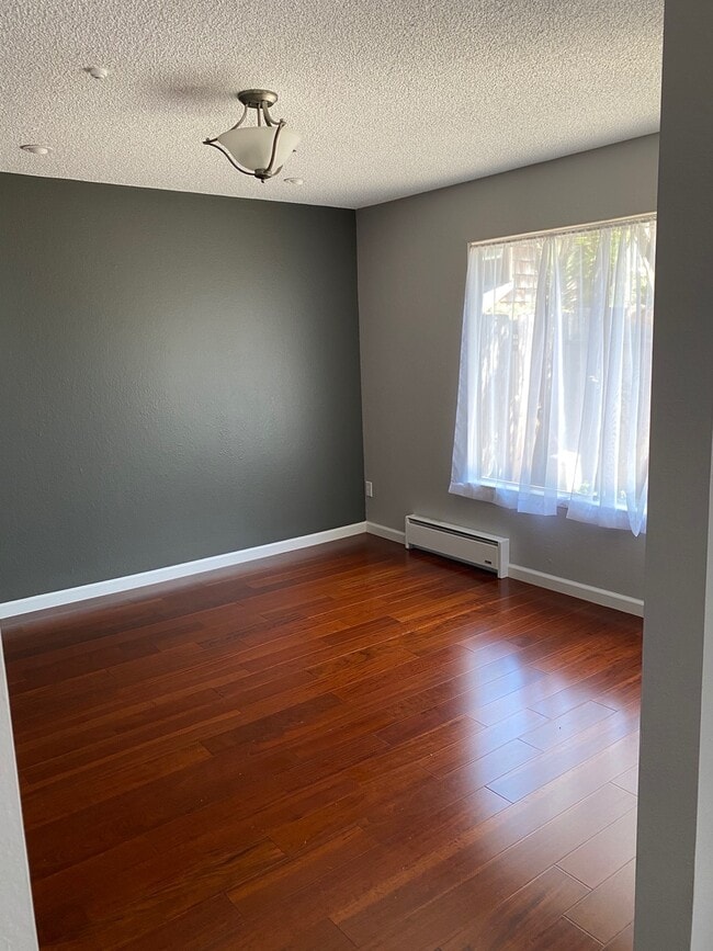 Building Photo - 8012 Sunflower Dr