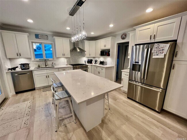 Building Photo - 97 Cedarhurst Ave
