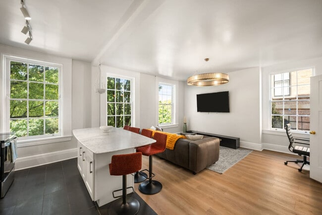 Building Photo - 1326 Broadway-ID1313057P