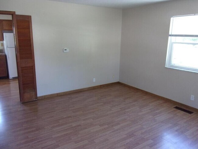 Building Photo - 4366 Elmhurst Dr