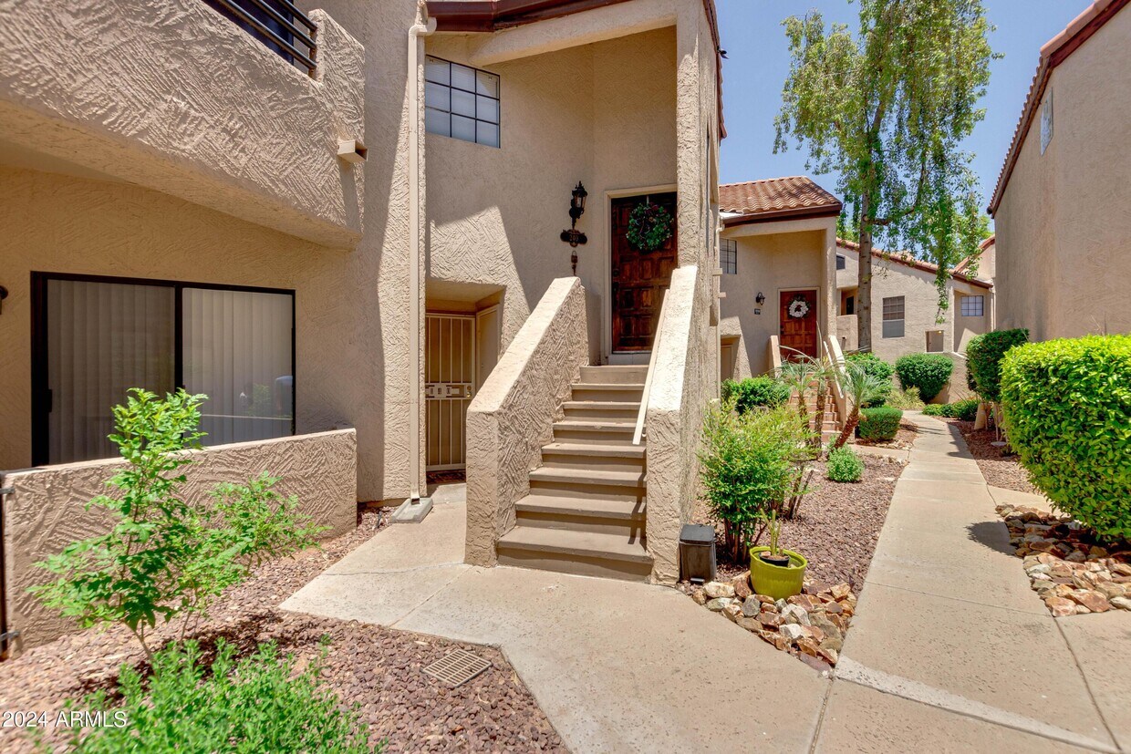 10301 N 70th St Unit 140, Paradise Valley, AZ 85253 Room for Rent in