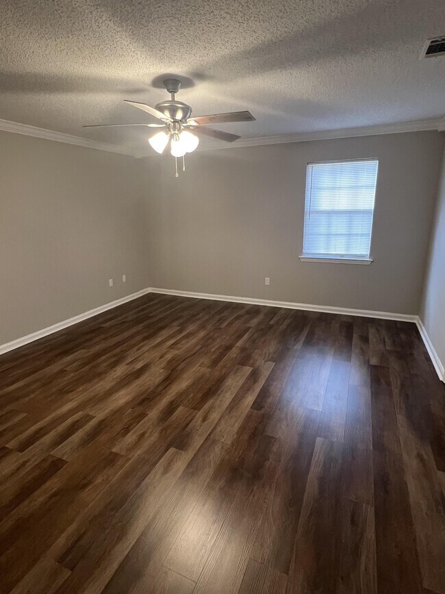 Foto del edificio - 801 N Brickyard Rd