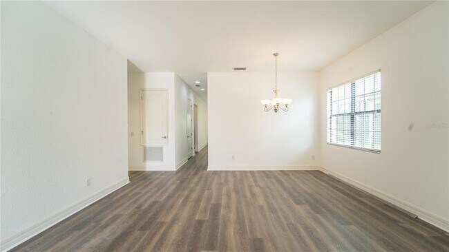 Foto del edificio - 10335 Henbury St