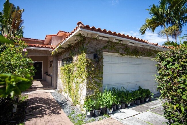 Foto del edificio - 4464 Prairie Ave