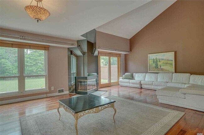 Foto del edificio - 260 Pond View Ln