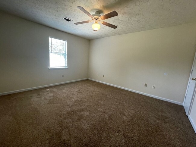 Building Photo - PRE-LEASING FOR AUGUST 2026!