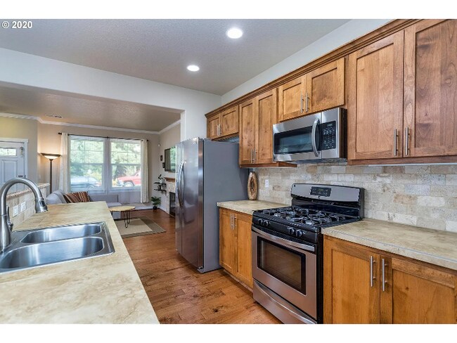 Foto del edificio - 10528 NE Gateway St