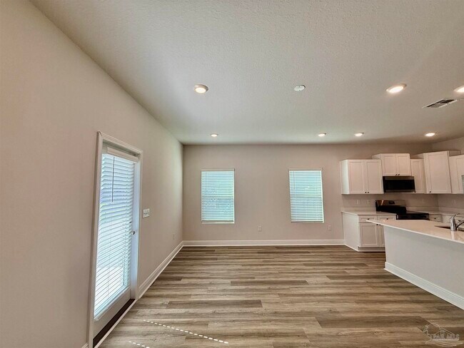 Foto del edificio - 4067 Pendragon Cir