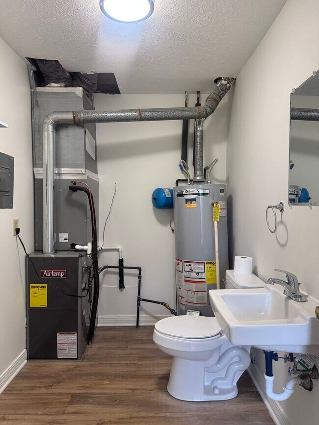 Foto del edificio - 114 Wildwood Dr