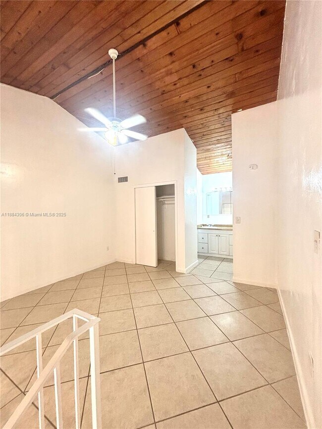 Foto del edificio - 49 Navarre Ave