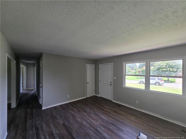 Building Photo - 303 Cartwright Dr