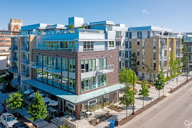  - 1800 Lake Apartments