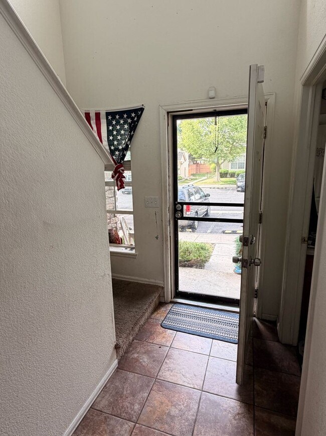 Building Photo - 1295 S Zeno Cir
